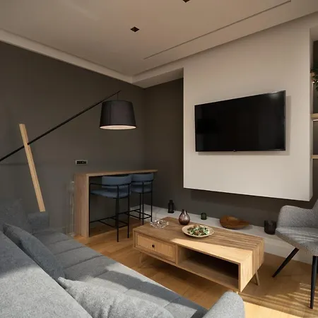 Acropolis Luxury Penthouses With Majestic Views شقة